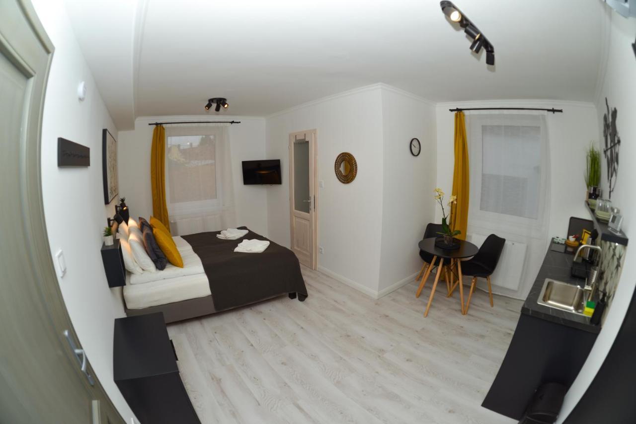 Raba92 Apartman House المظهر الخارجي الصورة